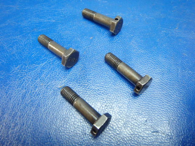 22532 Continental O-300-D - Screw (QTY. 4)